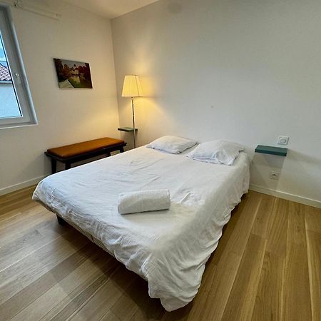 Chambre Privee Climatisee Avec Salle De Bains Partagee-Le Sapin Genay (Rhone) 外观 照片