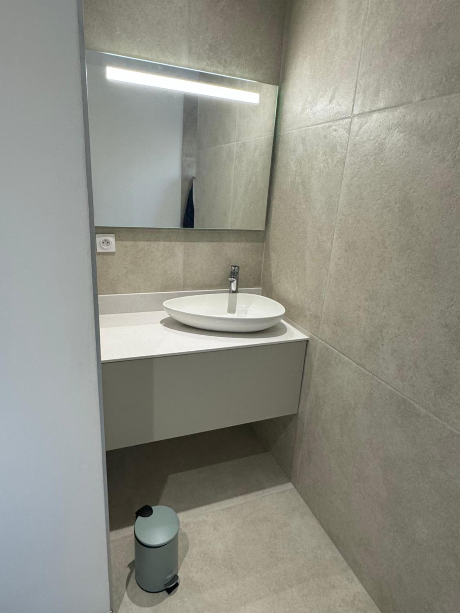 Chambre Privee Climatisee Avec Salle De Bains Partagee-Le Sapin Genay (Rhone) 外观 照片